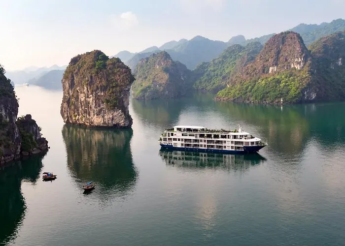Mon Cheri Cruises  5*