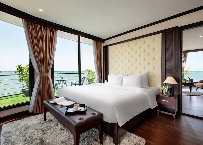  Mon Cheri Cruises Hạ Long