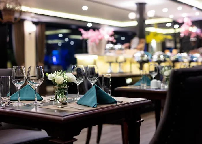 Mon Cheri Cruises 5*