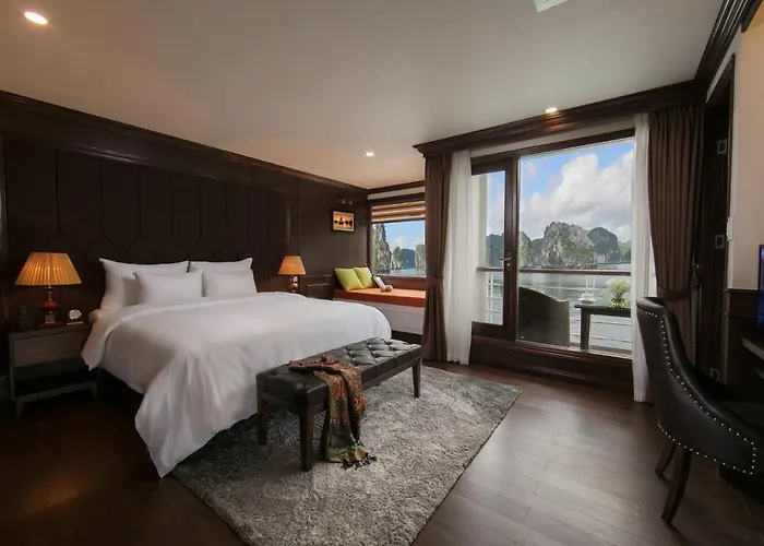 Mon Cheri Cruises  Hạ Long