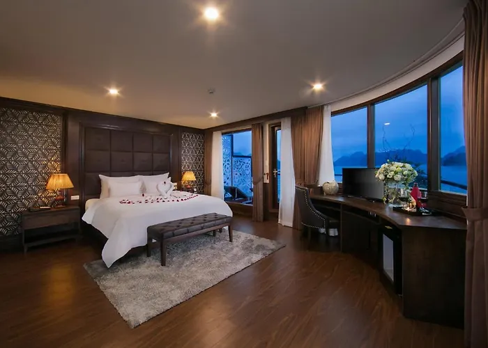Mon Cheri Cruises  5*