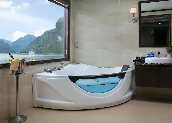 Mon Cheri Cruises  Hạ Long