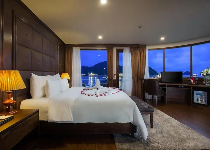 Mon Cheri Cruises  5*