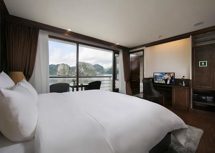 Mon Cheri Cruises  Hạ Long